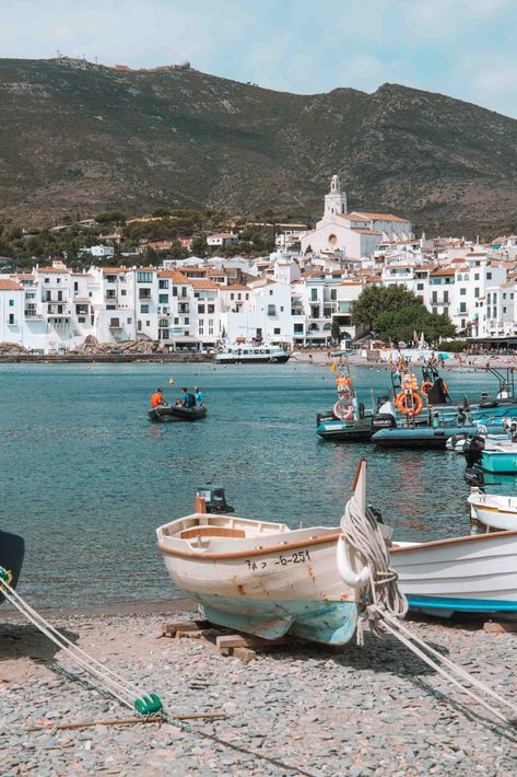 Cadaqués, Spain - A day trip to the Costa Brava - Katiesaway Costa Brava Spain Aesthetic, Costa Brava Aesthetic, Roses Spain, Cadaques Spain, Costa Brava Spain, Barcelona Itinerary, Barcelona Spain Travel, Girona Spain, Spain Photography