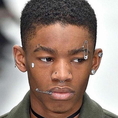 Unique Faces, 영감을 주는 캐릭터, Black Boys, Body Mods, Fashion Face, Round Face, Loki, Face And Body, Black Men