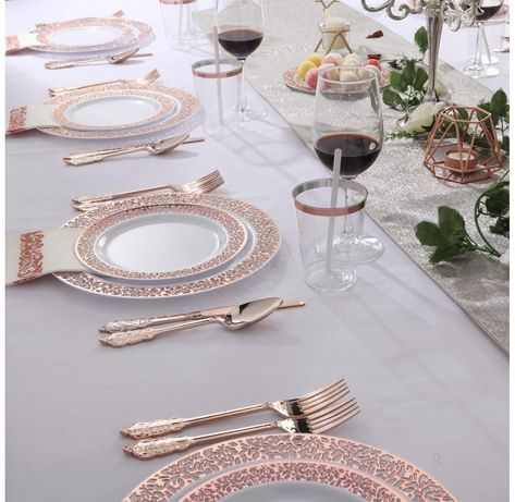 Rose Gold Plates Table Settings, Rose Gold Table Setting, Rose Gold Silverware, Gold Plastic Silverware, Gold Table Setting, Wedding Dinnerware, Rose Gold Table, Gold Plastic Plates, Rose Gold Wedding Cakes