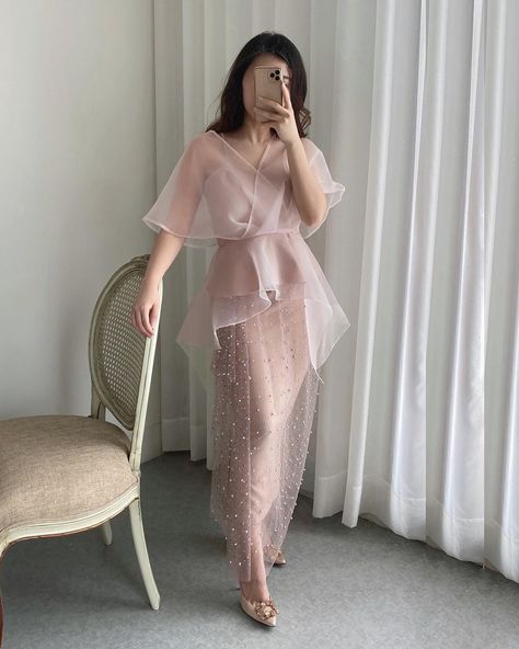 "SIZE CHART: Size XS Bust 80 cm Waist 68 cm Size S Bust 86 cm Waist 72 cm Size M Bust 90 Waist 76 Size L Bust 94 Waist 80 Size XL Bust 98 Waist 84 Size 0XL Bust 102 Waist 88 Size 1XL Bust 106 Waist 92 Size 2XL Bust 110 Waist 96 Size 3XL Bust 114 Waist 100 for the skirt you can request length of the skirt and waist size (please write it in notes section) NOTE FOR BUYER - If the order has been processed, the order cannot be canceled because the order has entered the production process and the ship Dress Brokat Modern Simple, Long Dress Brokat, Wisuda Outfit, Red Dress Fashion, Model Dress Kebaya, Dress Brokat Modern, Kondangan Outfit, Braidsmaid Dresses, Model Kebaya Modern