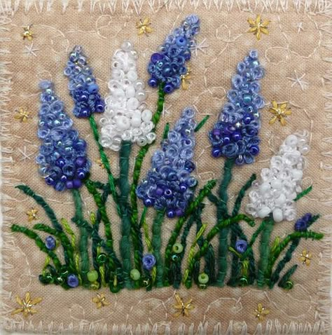 Blue and White Grape Hyacinths by Kirsten's Fabric Art, via Flickr. Loopy french knots, glass beads, couching, embroidery. Kirsten Chursinoff Áo Blu, Sulaman Pita, French Knot Embroidery, Amazing Embroidery, Pola Sulam, Crazy Quilting, Brazilian Embroidery, French Knots, 자수 디자인