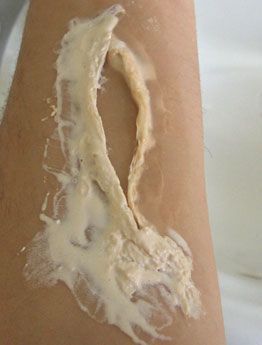 In this following instructable I will be showing you how to make a simple, yet realistic and reusable, latex wound effect on a tight budget. Realistic Wound Makeup, Realistic Sfx Makeup, Zombie Wounds Makeup, Horror Fx Makeup, How To Make Fake Wounds, Wound Makeup Tutorial, Halloween Wound Makeup, Latex Makeup Halloween, Liquid Latex Makeup Halloween