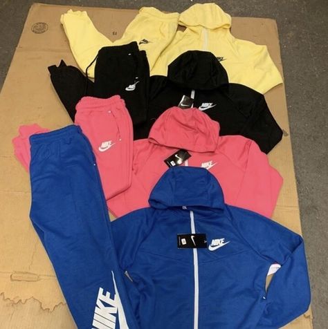 Women's Nike Jogging Sets Nike Set Outfits, Nike Set Outfits Women, Nike Suit, Nike Jogging Suits, Nike Sweat Suits, Nike Sets, Sweat Suits Women, Nike Jogger, Sweat Suits