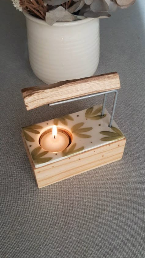 Palo Santo Ceramic Holder, Smudge Sticks Diy, Oil Candles Diy, Essential Oil Candles Diy, Diy Home Decor Wall Shelves, Ceramic Workshop, Bedroom Crafts, Diy Wire Jewelry, Essential Oil Candles