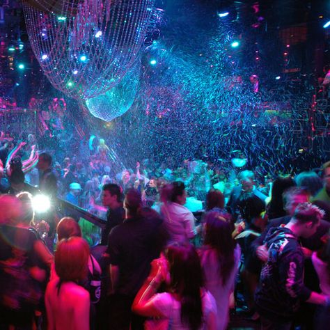 Clubs Aesthetic, Party Aesthetic Club, Club Party Aesthetic, Rave Concert, Klub Malam, Party Night Club Aesthetic, Night Club Aesthetic, Party Vibe, Nightclub Aesthetic