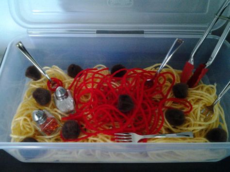 Spaghetti and Meatballs Sensory Bin- I really like the look of this one and it's done with yarn and pom poms Pizza Sensory Bin, Tadpole Activities, Macaroni Sensory Bin, Spaghetti Sensory Bin, Cloudy With A Chance Of Meatballs Sensory Bin, Sensory Bin With Pasta, Sensory Spaghetti, Cooked Spaghetti Sensory Play, Felt Spaghetti And Meatballs