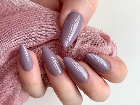 Bhavya Nails : Light Purple - Premium Artificial Nails / Press On Nails / Fake Nails/ Ready to Wear Nails Set of 14 Nails Lilac Grey Nails, Lilac Almond Nails, Nails Light Purple, Bridal Nail Art, Custom Press On Nails, Nail Prices, Almond Shape Nails, Lilac Grey, Nails Set