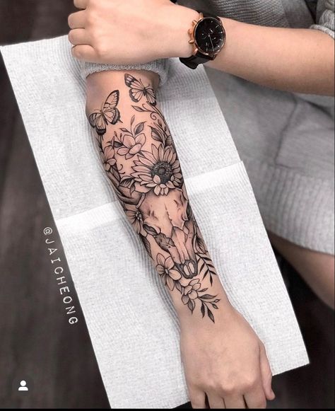 Minimalist Line Tattoo, Line Tattoo Designs, Western Tattoo, Bull Skull Tattoos, Hirsch Tattoo, Portrait Minimalist, Arm Sleeve Tattoos For Women, Cowgirl Tattoos, Cowboy Tattoos