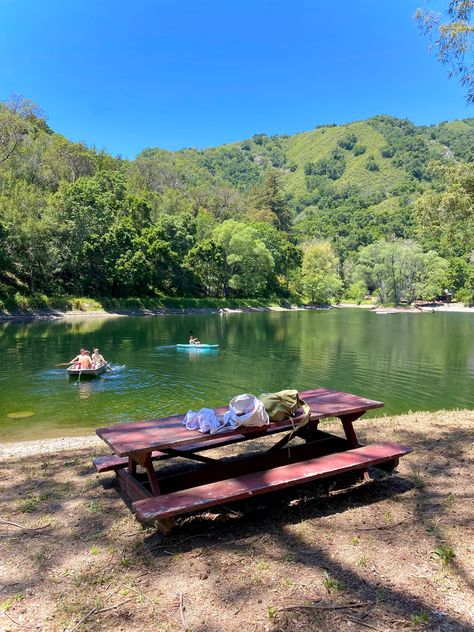 Hot summer day means paddle boarding or kayaking at the lake. Packed the tote bags and gathered the friend group. #summervibes #summeraesthetic #summeractivity #paddleboarding #lakelife Summer Camp Lake Aesthetic, Lake Paddle Boarding, Lake Days Aesthetic, Lake Day Aesthetic, Lake Summer Aesthetic, Summer Lake Aesthetic, Lake House Summer, Lake Aesthetics, Day At The Lake