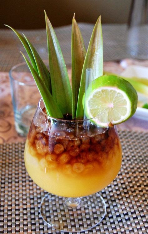 Best Mai Tai Recipe, Maui Recipes, Mai Tai Cocktail Recipes, Westin Maui, Mai Tai Recipe, Mai Tai Cocktail, Hawaiian Drinks, Adult Beverages Recipes, Hawaii Food