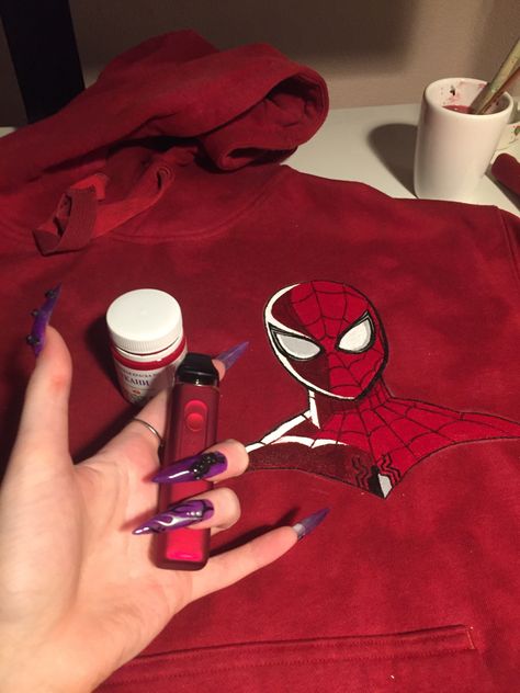 Spider Man Custom, Spiderman Painting, Spiderman Outfit, Spiderman Gifts, Spiderman Shirt, Painted Clothes Diy, Paint Shirts, Bf Gifts