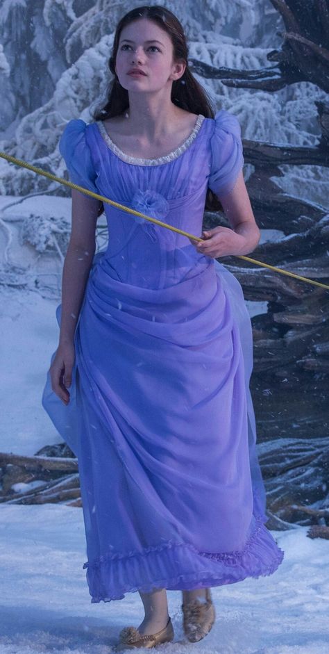 Clara in purple party dress. Nutcracker Movie, Disney Nutcracker, Nutcracker And The Four Realms, 19th Century Dress, Nutcracker Costumes, Disney Live Action Movies, Mackenzie Foy, Ballet Russe, Century Dress