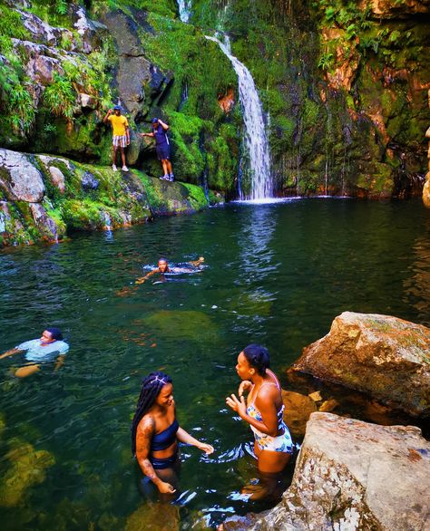 Black girls exploring waterfall hiking trails in South Africa Hiking Aesthetic Black Women, Hiking Black Women, Hiking Baddie, Travel Baddie, Pretty Camping, Black Girls Trip, Hike Aesthetic, Holiday Pics, Vision Board Photos