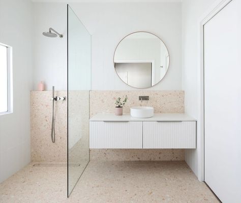 Pink Terrazzo Bathroom, Terrazzo Bathroom, Bathroom Ensuite, Terrazzo Tiles, Bathroom Design Inspiration, Gorgeous Bathroom, Bathroom Inspiration Decor, Bathroom Renos, Laundry In Bathroom