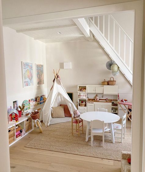 Grandparent Playroom Ideas, Basement Play Corner, Kitchen Diner Playroom Open Plan, Playroom Ideas Aesthetic, Shared Living Room Playroom, Magical Playroom Ideas, Nursery Play Corner, Kids Loft Playroom Bohemian, Montessori Play Corner Living Room