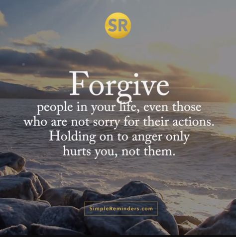 Forgiveness is the key that sets you free to be YOU!     Were harder on ourselves so remember to forgive yourself too.    Be easy on you, you did the best you could with what you knew at the time.    Embrace. Learn. Move forward Holding On To Anger, Simple Reminders Quotes, Letting People Go, Life Quotes Wallpaper, Simple Reminders, Not Sorry, Life Quotes To Live By, Peace Quotes, Advice Quotes