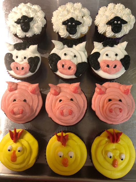 Farm Themed Cupcake Cakes, Hay Bale Cupcakes, Cupcake Farm Animals, Oink Baa Moo Im Two Cupcakes, Farm Themed Birthday Cupcakes, Two Year Old Birthday Cupcakes, Diy Farm Cupcakes, Farm Theme Cupcakes Barnyard Party, Easy Farm Cupcakes