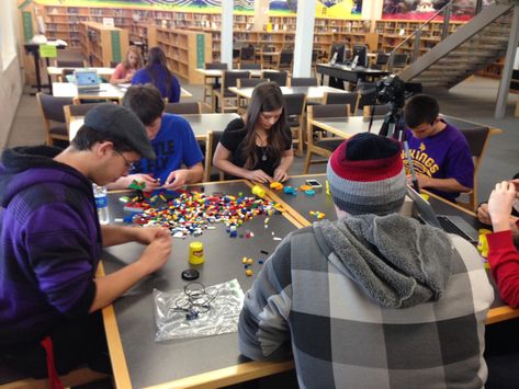 SRRHA Students engaged in a makerspace program. Image provided by Maria Burnham. High School Makerspace Ideas, High School Makerspace, Library Makerspace Ideas, High School Media Center, Library Makerspace, School Library Lessons, Makerspace Library, Makerspace Ideas, School Library Design