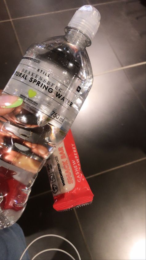 Woolworths Aesthetic, Woolworths Food, Spring Water Bottle, Drinking Water Bottle, Water Aesthetic, Godly Life, Handbag Essentials, Pretty Drinks, Water Bottle Design