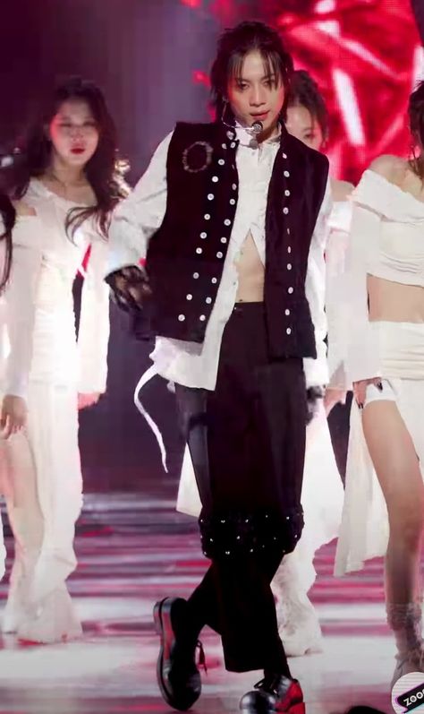 Taemin//Inkigayo//'Guilty' Taemin Guilty Outfit, Taemin Concert Outfit, Taemin Outfit Inspired, Taemin Outfit, Concert Oufit, Idols Outfits, Kpop Concert Outfit, Outfit Inspired, Concert Fits