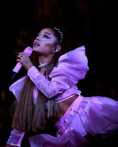 Ariana Grande Tour, Sweetener World Tour, Ariana Grande Concert, Ariana Grande Sweetener, Ariana Grande Fans, Ariana Grande Wallpaper, Ariana Grande Photos, Ariana Grande Pictures, Ariana G