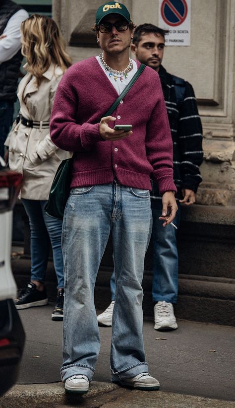 Men's loose jeans Ss23 Street Style, Grandpa Chic, Fashion University, Fashion Week Ss23, Eclectic Grandpa, Men Fashion Week, Aesthetic Fit, Jacob Elordi, Trendy Outerwear