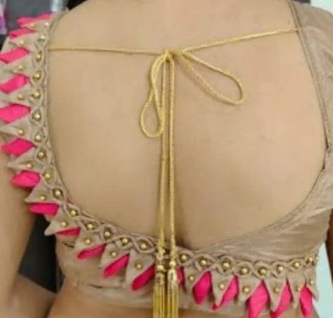 Blouse Design Pattern, New Designer Blouse, Back Design Blouse, Model Blouse Designs, Blouse Design Back, Blouse Design Latest, Simple Saree Blouse Designs, Blouse Neck Design, Neck Models