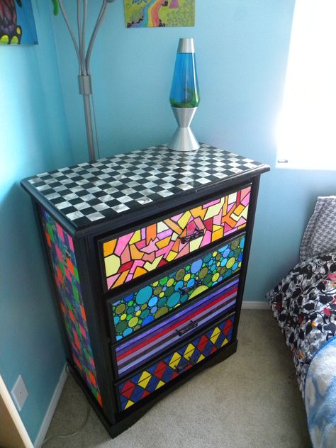 Megan's dresser make over. Hand-painted (freehand) drawer fronts and top. (Top is marbled checker board) Sides are quilt-work duct tape. Funky Painted Furniture Ideas, Ideas For Dressers, Painted Furniture Ideas Dressers, Dresser Bookshelf, Painted Furniture Ideas, Hand Painted Chairs, Hand Painted Dressers, Whimsical Painted Furniture, Whimsical Furniture