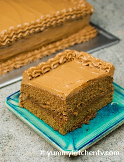 Mocha Crunch Cake, Booze Cakes, Mocha Cake Recipe, Nougat Cake, Chocolate Filling For Cake, Chocolate Mocha Cake, Fluffy Chocolate Cake, Yummy Kitchen, Chocolate Cake With Coffee