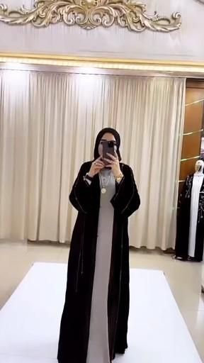 Beautiful Abaya only available on #lmpabaya#dubaiabaya#ALSAMANAABAYA New Abaya Style, Simple Abaya Designs, Burkha Designs, Black Abaya Designs, Simple Abaya, Abaya Designs Latest, Abaya Fashion Dubai, Hijab Style Tutorial, Gaun Fashion