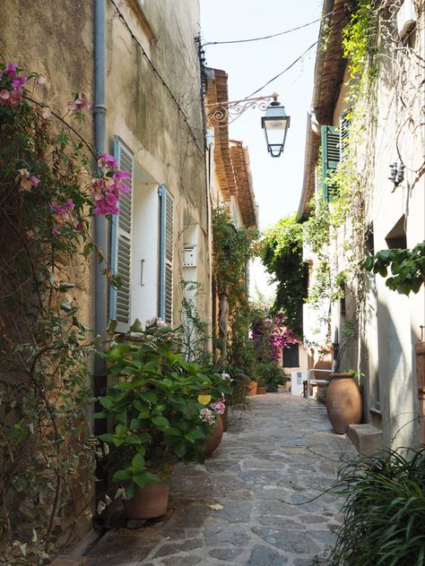 Honeymoon Vibes, European Village, French Aesthetic, France Aesthetic, French Summer, French Street, Visit France, French Culture, Village Life