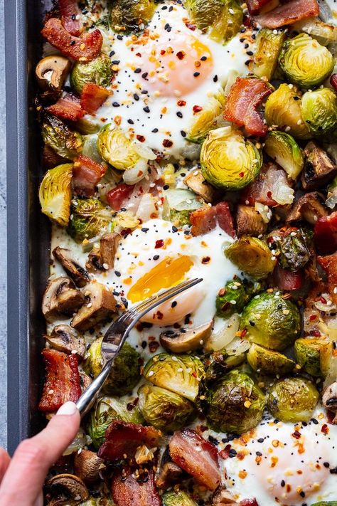 Sheet Pan Breakfast, Paleo Running Momma, Whole 30 Meal Plan, Whole 30 Breakfast, Breakfast Hash, Paleo Dinner, Paleo Breakfast, Whole 30 Recipes, Whole 30