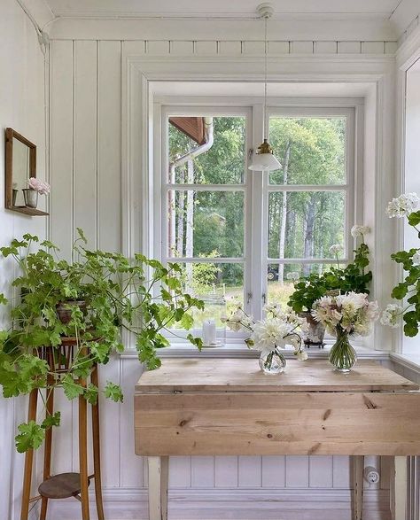 Home Ideas Kitchen, Swedish Houses, Scandinavian Garden, Scandinavian Cottage, Swedish Interiors, Home Drawing, Drawing Home, Swedish Cottage, Swedish Decor