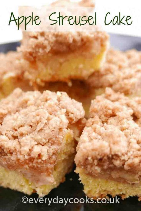 Apple Streusel cake. A layer of vanilla sponge then cinnamon apples, and a sweet cinnamon crumb to top. #applestreusel Strudel Cake, Apple Streusel Cake, Banana Crumb Cake, Pudding Desserts Recipes, Apple Pie Cake, Apple Crumb Cakes, Streusel Cake, Apple Spice Cake, Crumb Cake Recipe