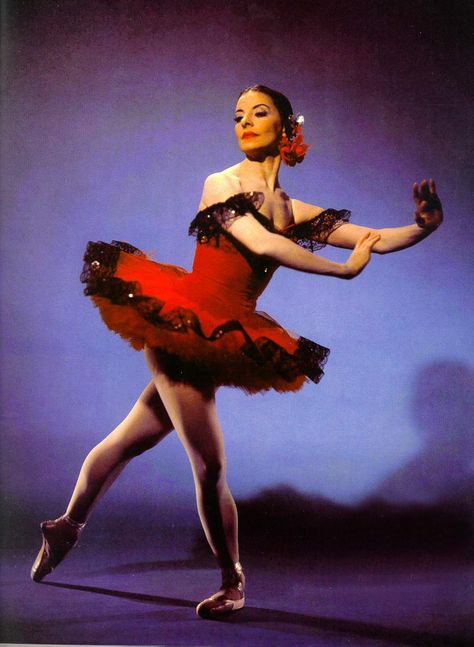 ALICIA ALONSO. BALLET. PRIMERISIMA. Jose Marti, Famous Dancers, Margot Fonteyn, Foreign Movies, Ballet Beauty, Ballet Poses, Ballerina Doll, Nina Simone, Ballerina Girl