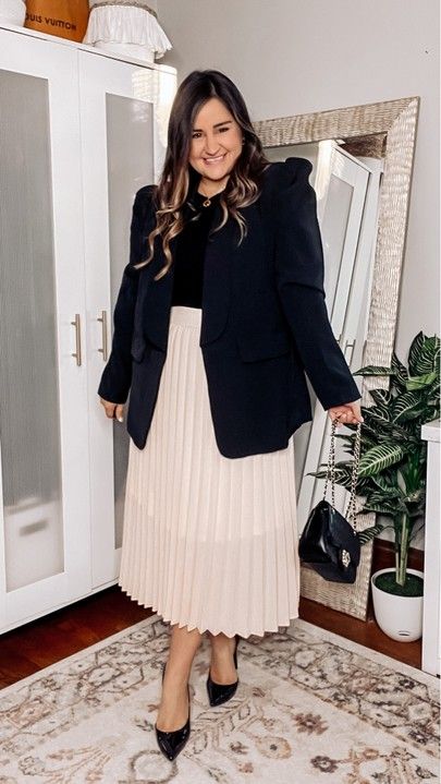 Winter Midi Length Pleated Skirt, Elegant Winter Midi Pleated Skirt, Office Midi-length Lined Pleated Skirt, Fall Midi-length Pleated Skirt In Relaxed Fit, Chic Fall Midi-length Pleated Skirt, Plus Size Midi Skirt, Pleated Skirt Winter, Winter Blazer, Skirt Winter