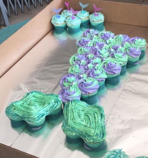 Mermaid Cupcake Tail Cake, Mermaid Frosting Cupcakes, Mermaid Cupcakes Pullapart, Mermaid And Pirate Cupcakes, Mermaid Cupcakes Ideas Easy, Diy Mermaid Cupcakes Easy, Cupcake Mermaid Tail, Mermaid Birthday Cupcake Cake, Ariel Cupcake Cake