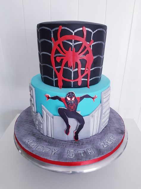 Into The Spiderverse Cake, Spiderverse Cake, Miles Morales Into The Spiderverse, Miles Morales Spiderverse, Dc Cake, Cake Spiderman, Miles Morales Spider, Funny Cakes, Spider Man Cake