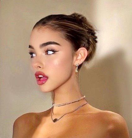 Madison Beer Earrings, Madison Beer Jawline, Aesthetic Updos, Desired Face Inspiration, Desired Face Ideas, Soft Summer Makeup, Feline Beauty, Cute Makeup Looks, Foto Baby