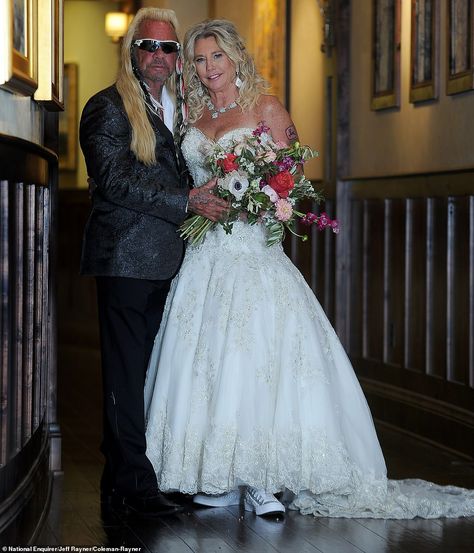 Dog Bounty Hunter, Beth The Bounty Hunter, Hunters Wife, Celebrity Wedding Photos, Dog The Bounty Hunter, Hunter Wedding, Hunter Fan, Celebrity Wedding, Childhood Photos