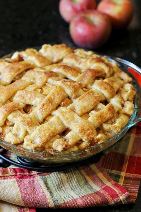 Cake Fruit Filling, The Best Apple Pie, Apple Pie Recipe Homemade, Apple Pie Recipe Easy, Best Apple Pie, Cake Fruit, Easy Thanksgiving Recipes, Easy Apple Pie, Easy Pie Recipes