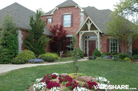 oklahoma winds: Front yard with fountain with Japanese Red Maple on left and white crape Myrtle on right. Oklahoma Landscaping, Japanese Garden Plants, Boulder Garden, Small Front Yards, Garden Bonsai Tree, Japanese Red Maple, Landscaping With Fountains, Shore House, Japanese Garden Design