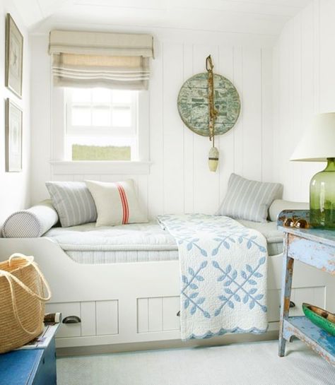 Cottage Style Bedroom Nook | Daybed Built In Daybed, Beach Cottage Design, Nantucket Cottage, Bed Nook, Nautical Bedroom, Built In Bed, Coastal Bedrooms, White Cottage, Cottage Design