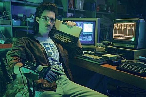 circa 1989: Nintendo Power Glove and computers: #geeky #cyber #gaming #vintage Kung Fury, New Retro Wave, Aaron Taylor Johnson, Music Technology, Comedy Films, Cillian Murphy, Michael Fassbender, Arnold Schwarzenegger, Cyberpunk 2077