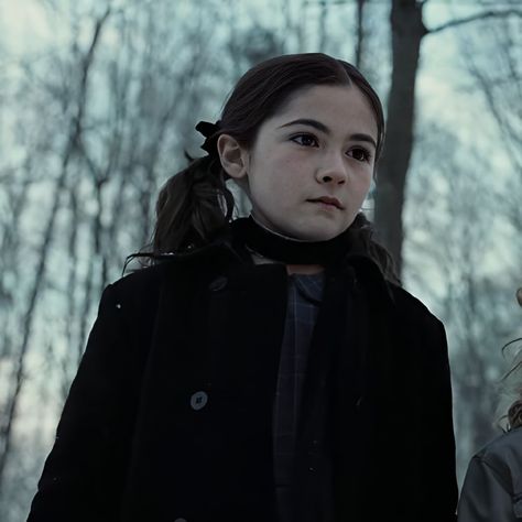 #Orphan#Movie#Icon#Horror#EstherColeman Orphan Costume, Orphan 2009, Esther Coleman, Orphan Movie, Isabelle Fuhrman, Movie Icon, Fun Vid, Trainspotting, Grunge Girl