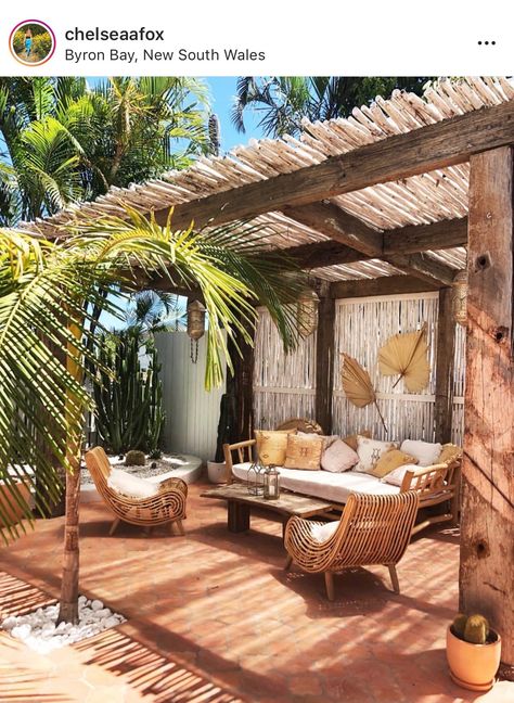 Polynesian Style Home, Boho Pergola Ideas, Palapas Ideas Patios, Boho Pergola, Tropical Pergola, Bali Patio, Architecture Home, Outdoor Inspirations, Tropical Houses