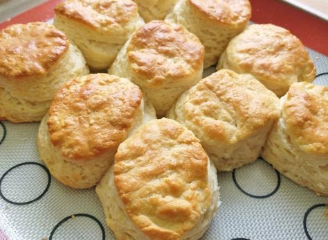 Ina Garten Buttermilk Biscuits, Buttermilk Biscuit Garlic Bread, Buttermilk Crisco Biscuits, Chef John Buttermilk Biscuits, Southern Living Buttermilk Biscuits, Homemade Buttermilk Biscuits, Fluffy Biscuits, Chef John, Homemade Buttermilk