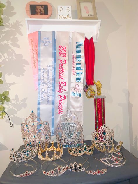 Pageant Crown Display, Crown Display Ideas, Pageant Crown Display Ideas, Pageant Aesthetic, Crown Display, Pageant Life, Pageant Outfits, Pageant Crowns, Baby Princess