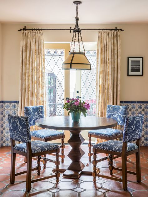 Commune Design | Beverly Hills Spanish Colonial Spanish Colonial Dining Room, Spanish Colonial Kitchen, Spanish Dining Room, Spanish Colonial Decor, Havenly Dining Room, Commune Design, Colonial Home Decor, Spanish Colonial Homes, Dallas House