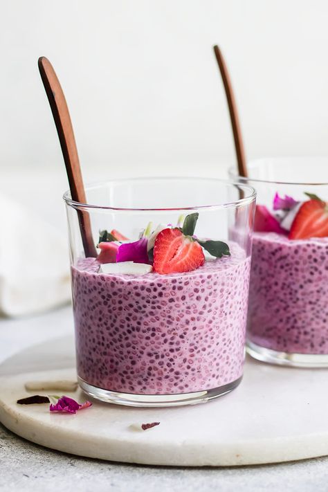 Healthy Vegan Dessert, Chia Puddings, بذور الشيا, Healthy Breakfast Snacks, Cheesecake Vegan, Chia Recipe, Fresh Breakfast, Chia Pudding Recipes, Keto Food